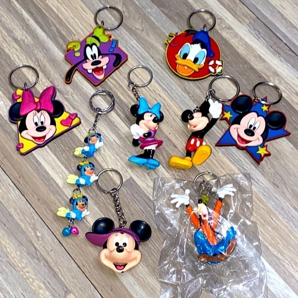 Disney Mickey Mouse Minnie Mouse Goofy Donald Duck Disneyland resort key holders